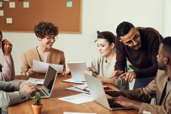 Community Management Strategies That Foster Long-term Relationships